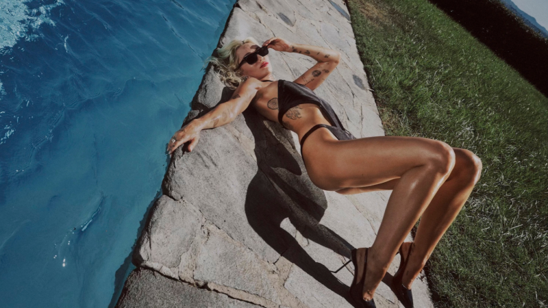 Compre os produtos de bronzeamento favoritos de Miley Cyrus da Dolce Glow agora