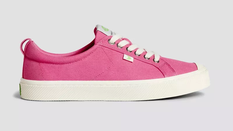   tênis cariuma rosa