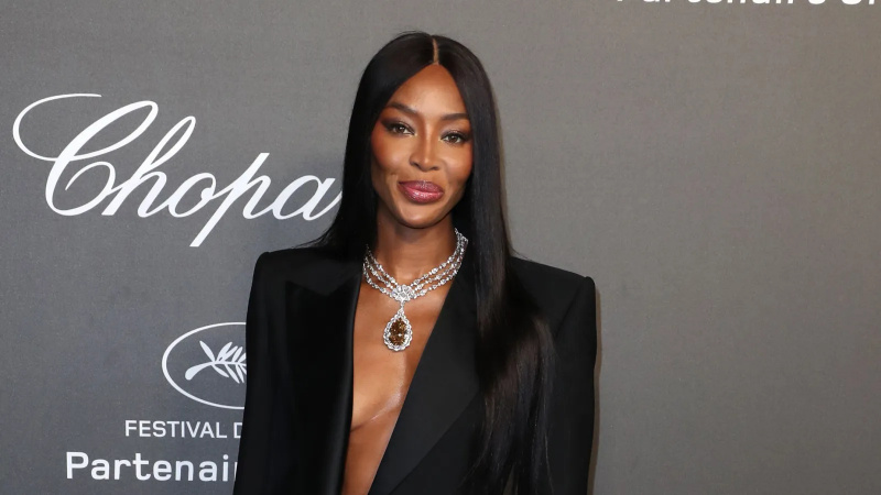   Naomi campbell