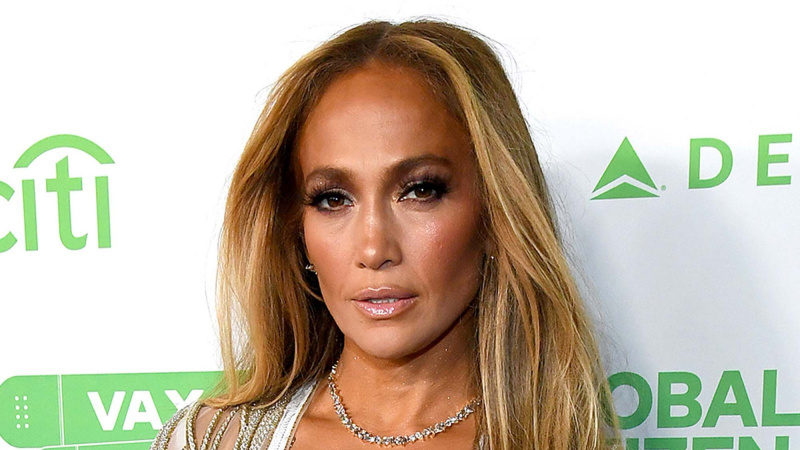   Jennifer Lopez arrasa com Zebra Fringe Look