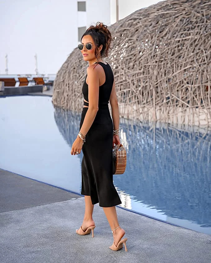   As Mulheres da Gota's Black Cut-out Midi Dress