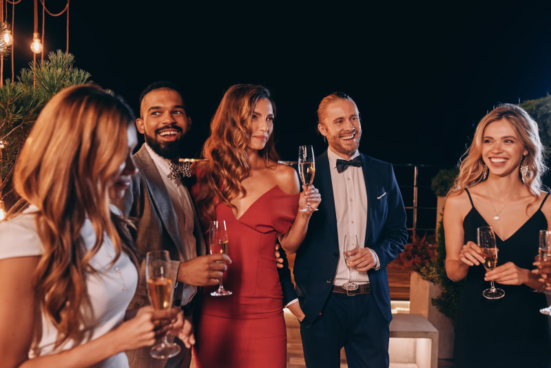   Casamento-Convidados-Beber-Champanhe-Stock-Photo