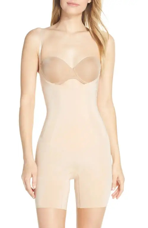   Body modelador SPANX® OnCore busto aberto no meio da coxa em nude macio na Nordstrom, tamanho GG