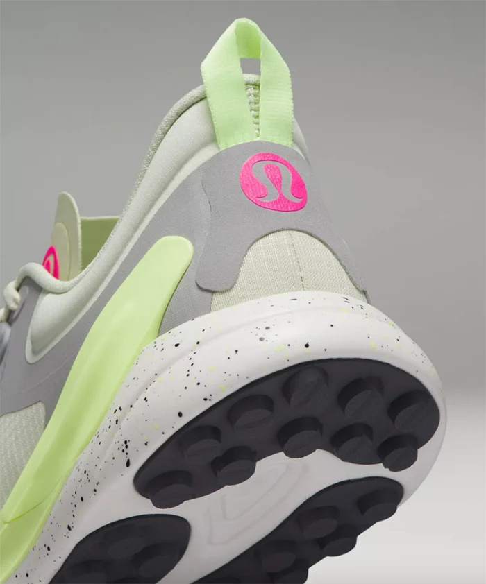   lululemon-blissfeel-trail-sole