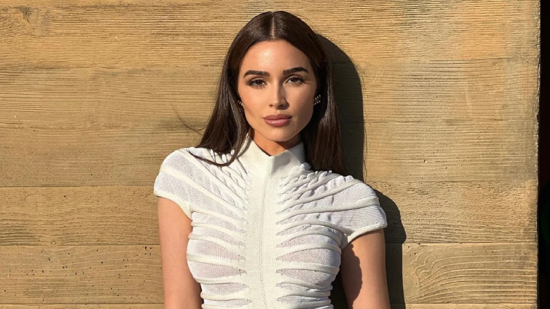 Olivia Culpo detalha sua rotina de beleza de verão - compre seus favoritos