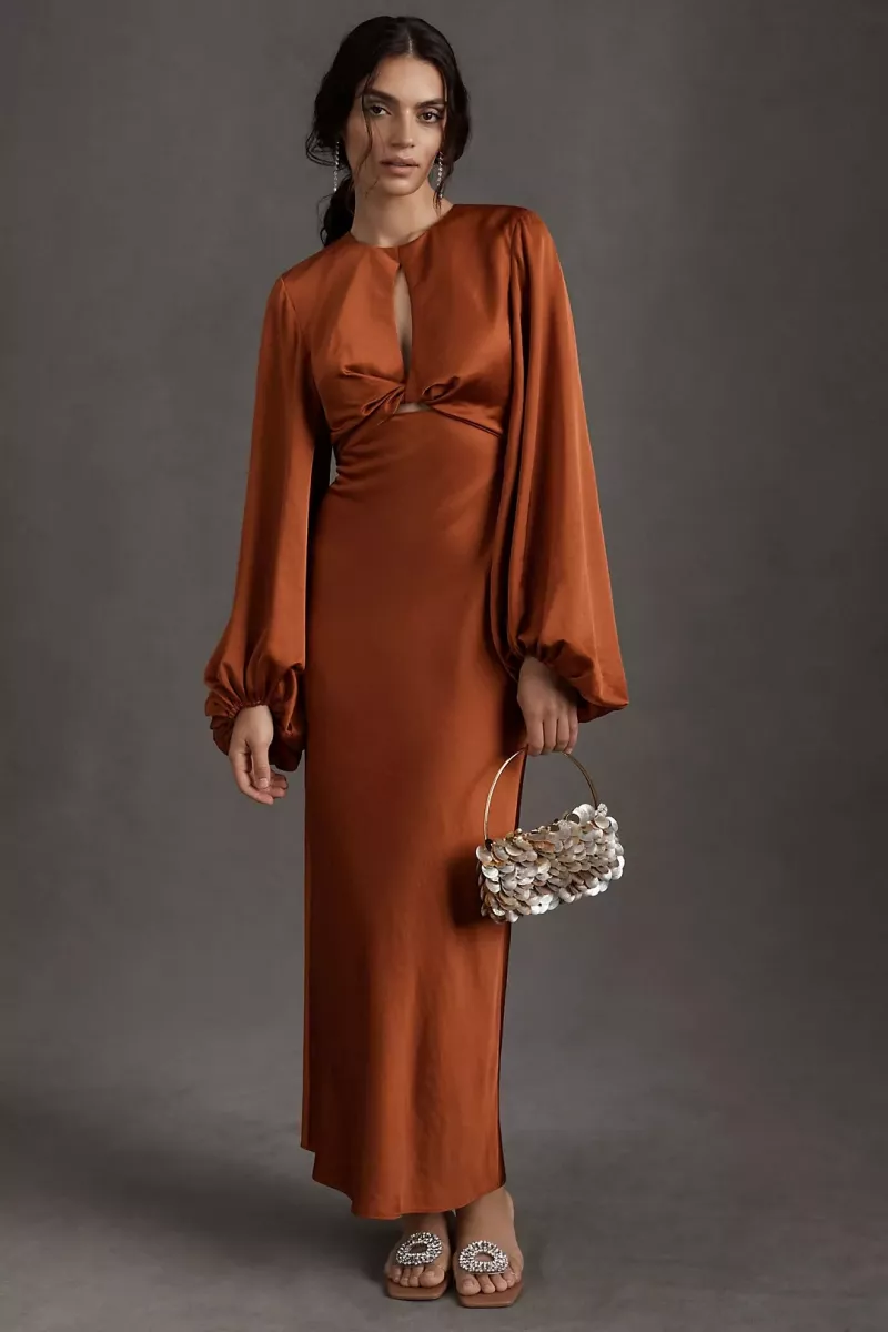   vestido recortado