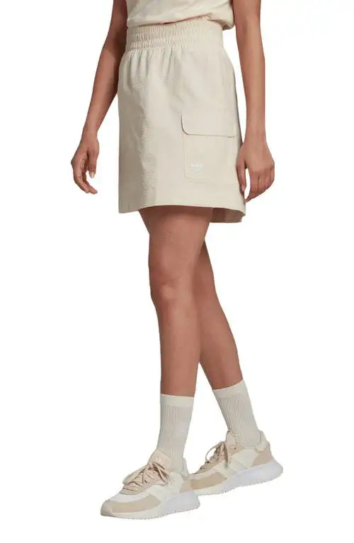   Saia de tênis adidas Adicolor Classics Poplin em Wonder White na Nordstrom, tamanho X-Large