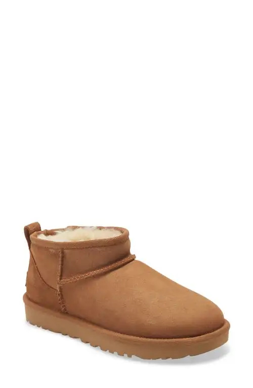   UGG(r) Ultra Mini Classic Boot em Chestnut Suede na Nordstrom, tamanho 11