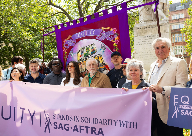 Celebridades que se juntaram aos piquetes de greve SAG-AFTRA
