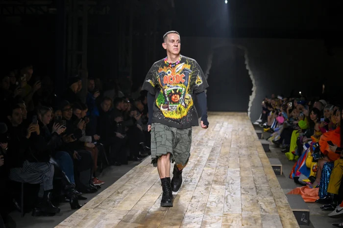   Jeremy Scott está deixando a Moschino