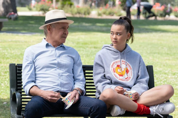 Harrison Ford insistiu em usar seu próprio Fedora em 'Shrinking' - e todos os elencos usavam um para comemorar seu 80º aniversário no set: Detalhes