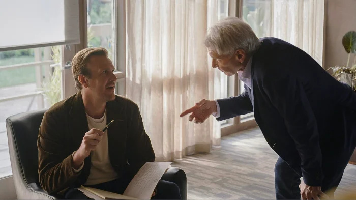   Harrison Ford insistiu em usar seu próprio Fedora ao encolher Jason Segel