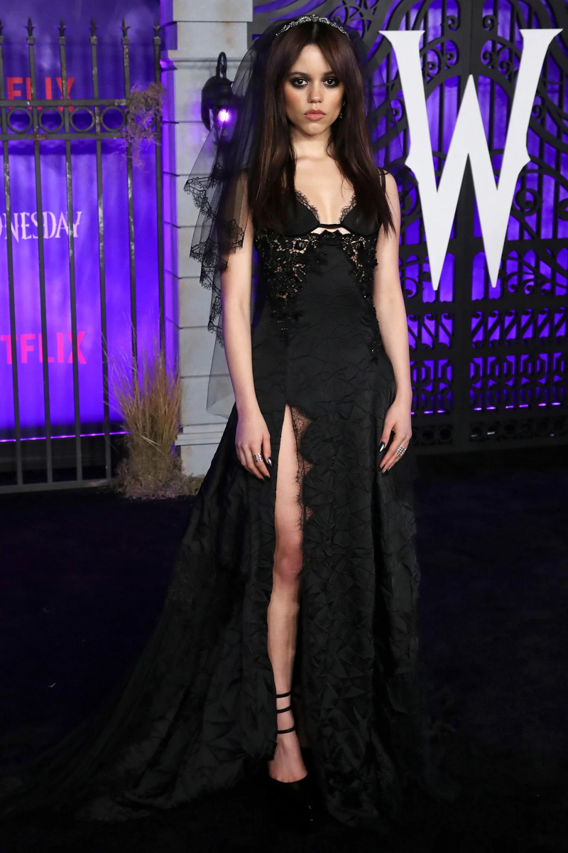 Todos os looks assustadores da estreia de 'quarta-feira': veja Jenna Ortega, Catherine Zeta-Jones e mais