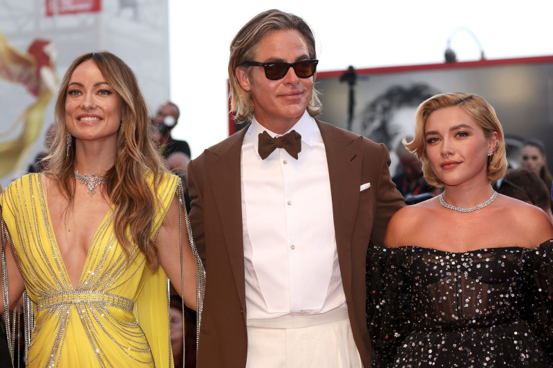 Olivia Wilde posa com Florence Pugh na estreia de 'Don't Worry Darling' em meio ao drama de Shia LaBeouf: fotos