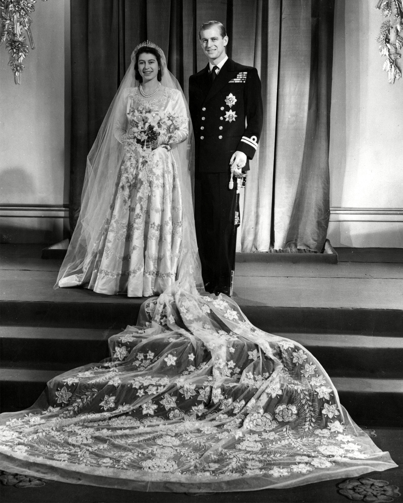Rainha Elizabeth comprou seu vestido com cupons de racionamento da Segunda Guerra Mundial