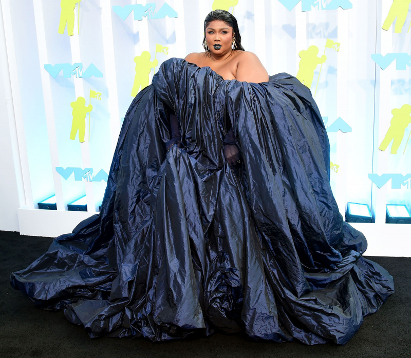  Lizzo mais bem vestida do VMas 2022