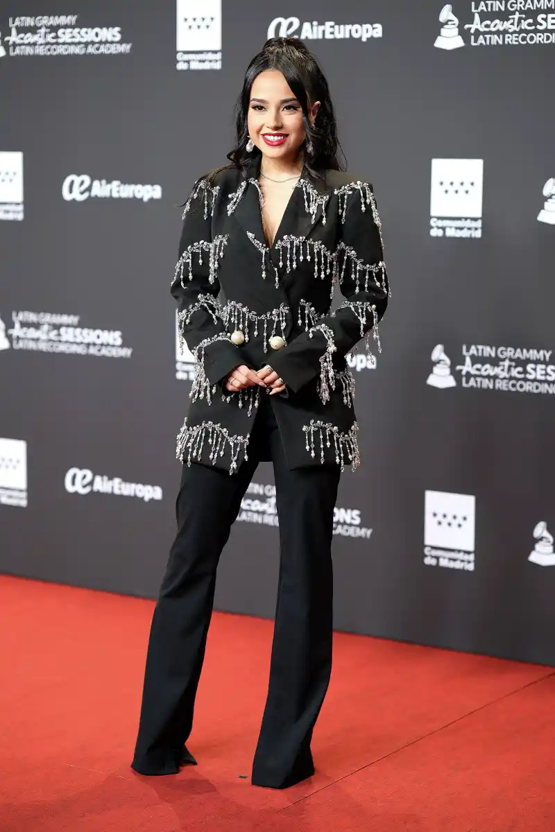 Becky G Sobre Ontem à Noite