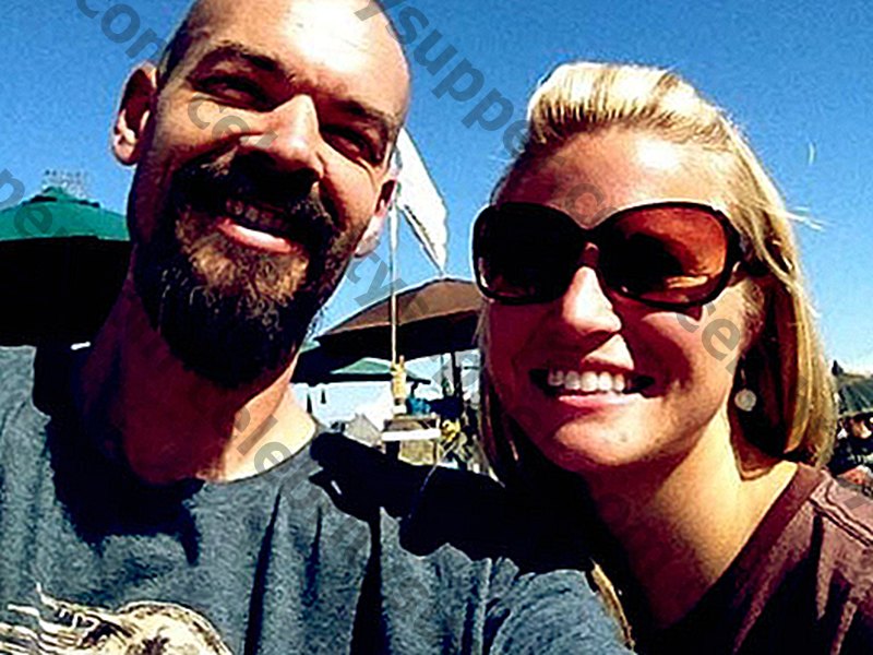 Aaron Goodwin Do patrimônio líquido de “Ghost Adventure”, Esposa.